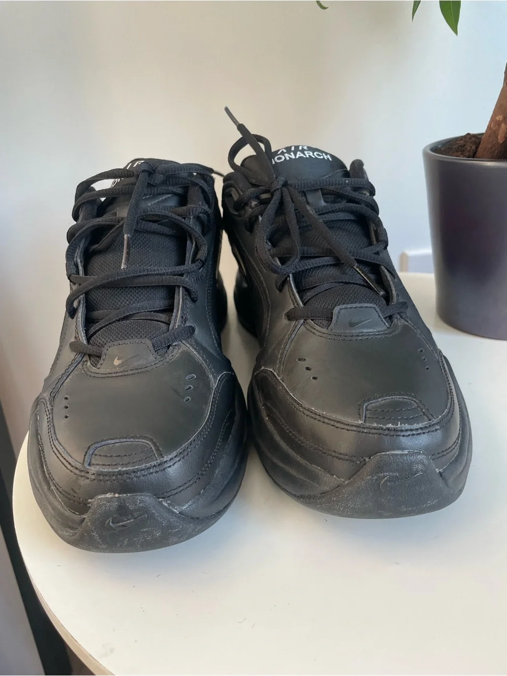 Men Size 11 Nike Air Monarch IV Black Shoes